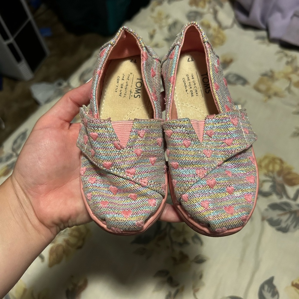 TOMS Kids Multicolor Heart Moccasins